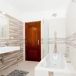 Tara, Heated Private Pool, Short Walk To To Town & Villa *