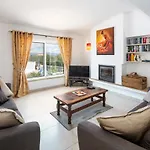 Villa Tara, Heated Private Pool, Short Walk To To Town & *