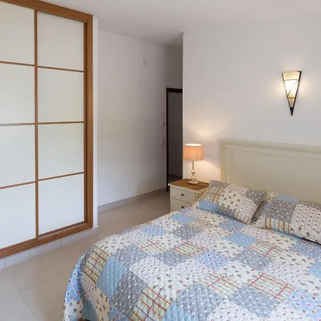 Tara, Heated Private Pool, Short Walk To To Town & Carvoeiro (Lagoa)