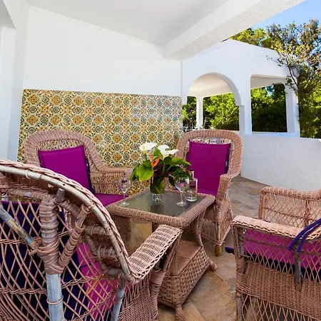Villa Tara, Heated Private Pool, Short Walk To To Town &