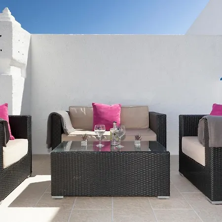 Villa Tara, Heated Private Pool, Short Walk To To Town &