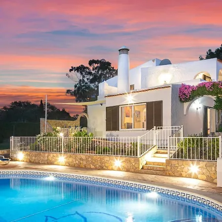 Tara, Heated Private Pool, Short Walk To To Town & * Carvoeiro (Lagoa)
