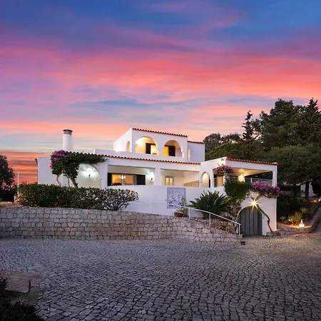 Tara, Heated Private Pool, Short Walk To To Town &