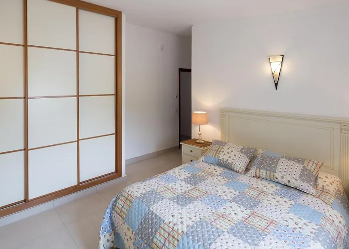 Tara, Heated Private Pool, Short Walk To To Town & Carvoeiro