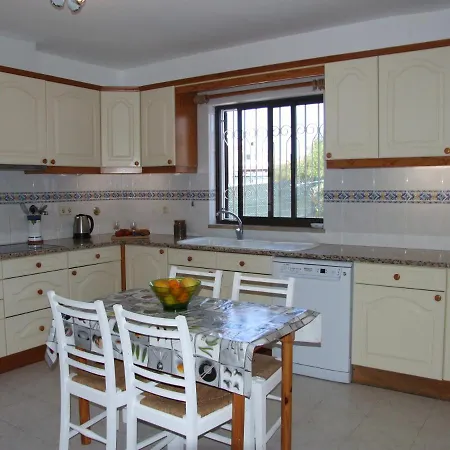 Tara, Heated Private Pool, Short Walk To To Town & * Carvoeiro (Lagoa)