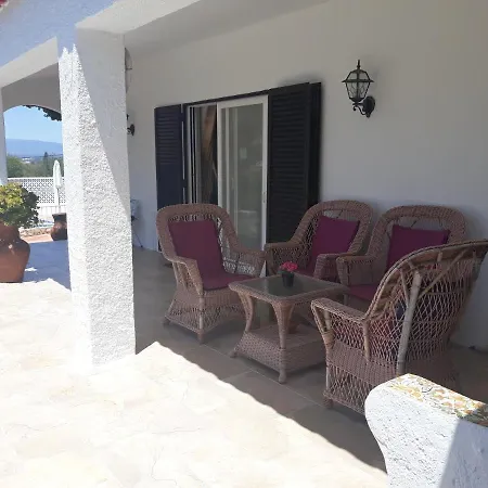 Tara, Heated Private Pool, Short Walk To To Town & Villa Carvoeiro (Lagoa)